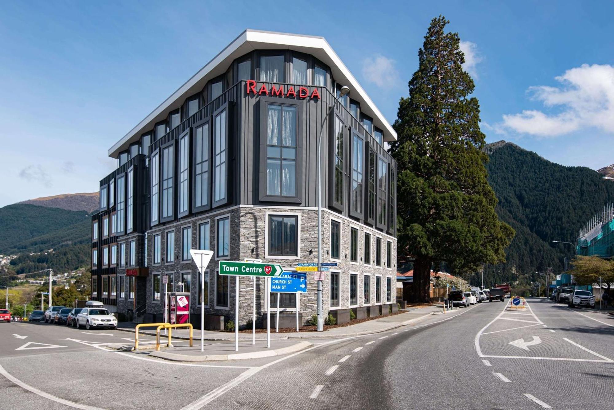 Ramada By Wyndham Queenstown Central Luaran gambar